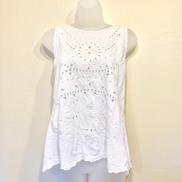 GAP Vintage Throwback White Eyelet Lace Crochet Sleeveless Blouse Boho Tank Top - Picture 2 of 6